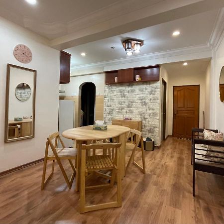 D'Royal Lily Apartment Тана Рата Екстериор снимка